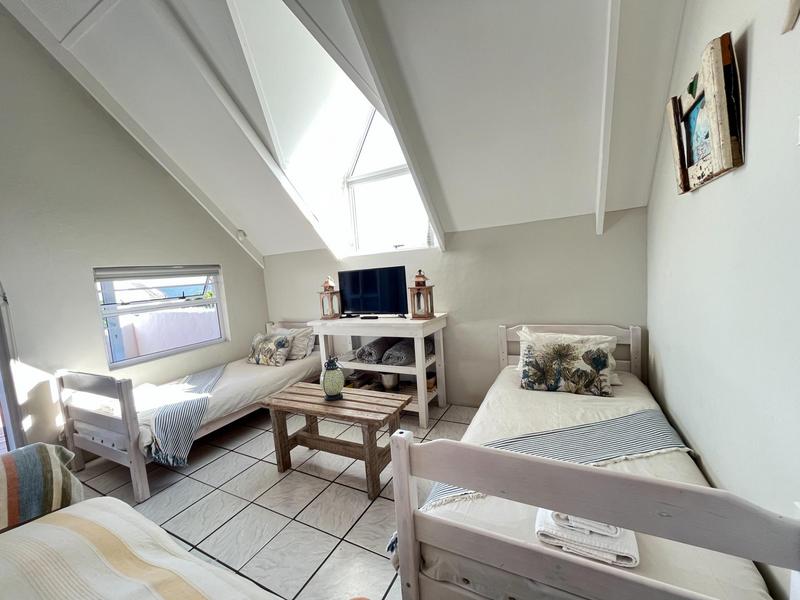 8 Bedroom Property for Sale in Jacobsbaai Western Cape